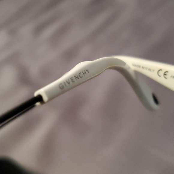 Givenchy Stars Aviator Sunglasses - Picture 9 of 9